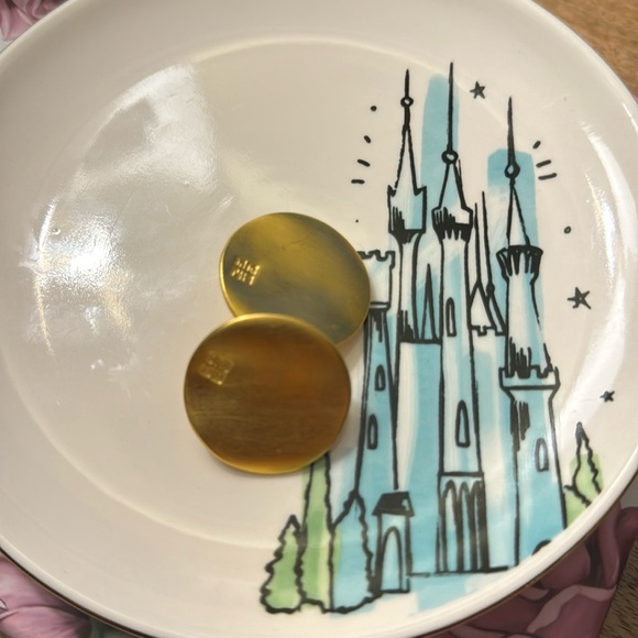 Givenchy  Gold clip on earrings - Picture 4 of 6